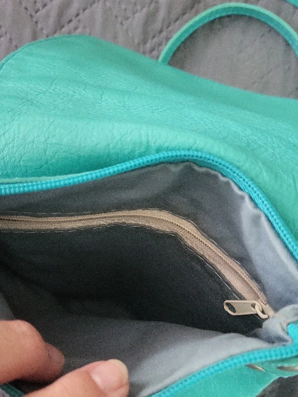Vera Pelle Turquoise Leather Crossbody Bag